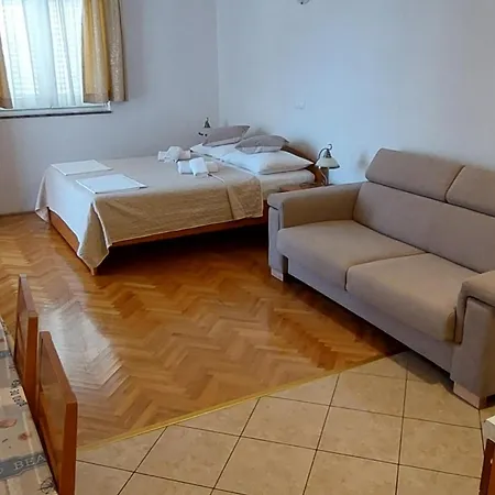 Katarina Apartment *