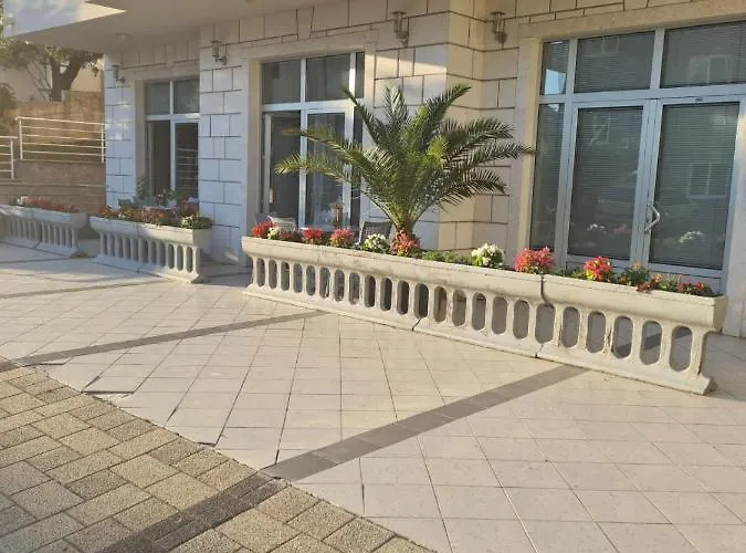 Katarina * Μακάρσκα